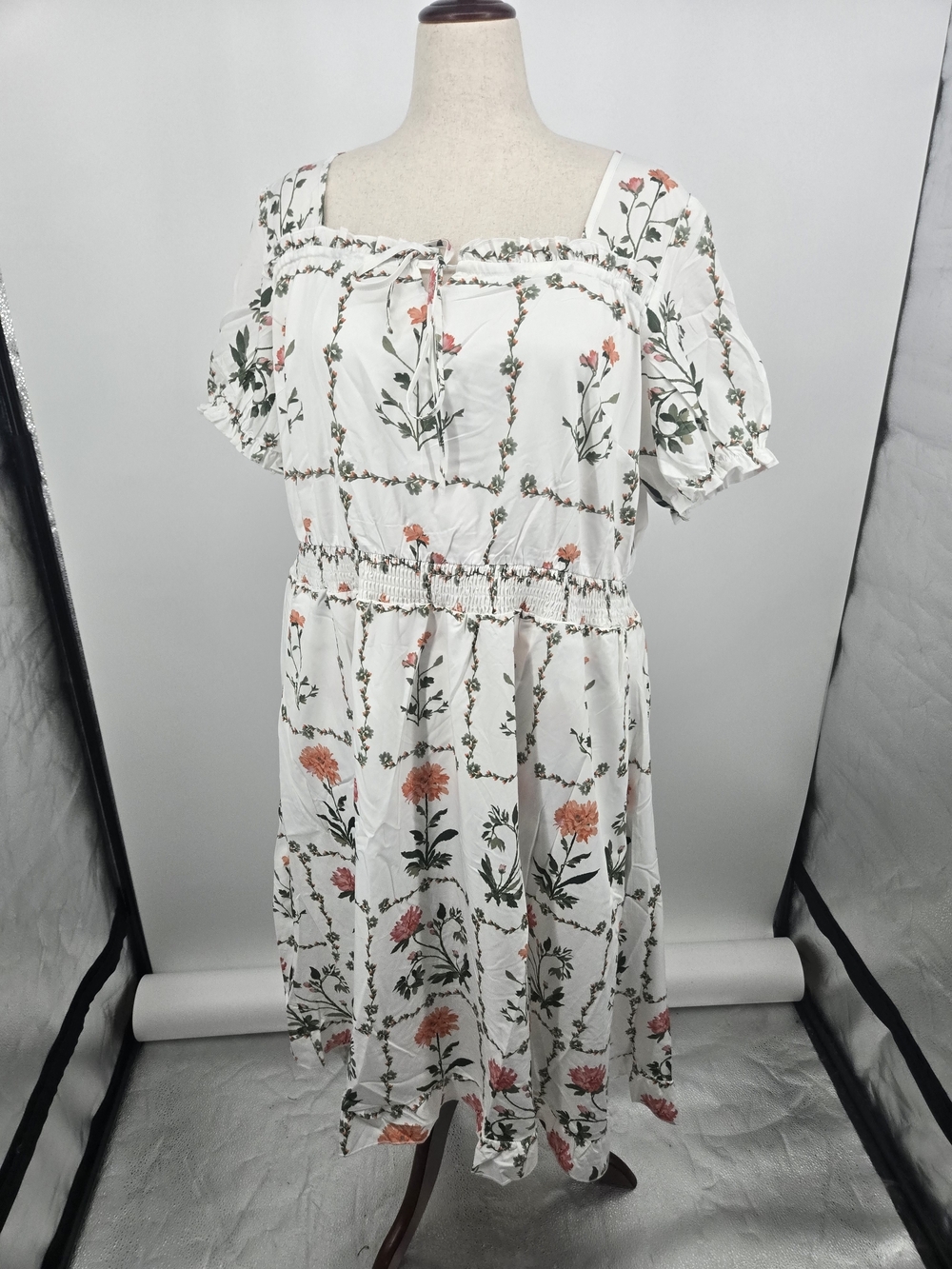 BloomChic White Midi Dress with Coral Floral Motif 22/24 NWT (7670)